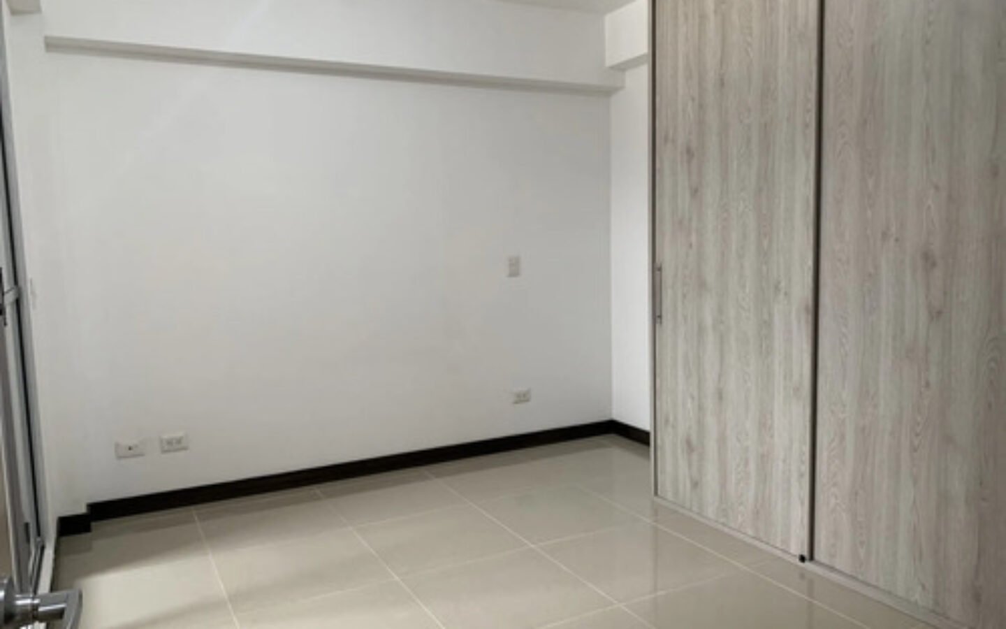 Apartamento En Venta En Hacienda Niquía Bello | Piso 14 Con Vista Exterior Cerca De Puerta Del Norte, 80 M2, 3 Alcobas, 2 Baños Y Piscina Climatizada