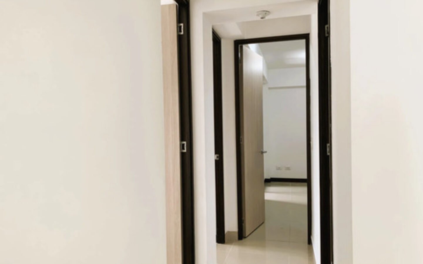 Apartamento En Venta En Hacienda Niquía Bello | Piso 14 Con Vista Exterior Cerca De Puerta Del Norte, 80 M2, 3 Alcobas, 2 Baños Y Piscina Climatizada