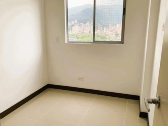 Apartamento En Venta En Hacienda Niquía Bello | Piso 14 Con Vista Exterior Cerca De Puerta Del Norte, 80 M2, 3 Alcobas, 2 Baños Y Piscina Climatizada