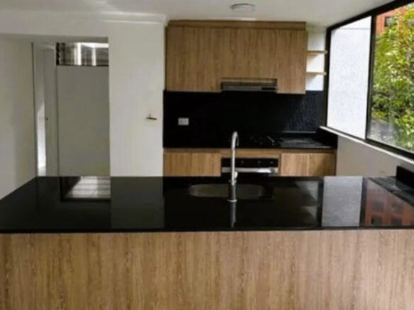 Apartamento En Venta En El Poblado Medellín, Parque Lleras | 107 M2, 4 Habitaciones, 3 Baños, Cuarto Util Y Parqueadero. Amenidades Completas