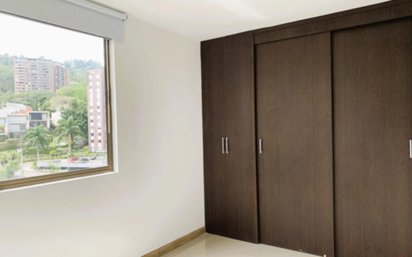 Apartamento En Arriendo En Las Lomas El Poblado Medellín| Piscina, Gym Y Zonas Verdes Cerca De El Tesoro Con 72 M2 , 2 Habitaciones, 2 Baños Y 2 Parqueaderos