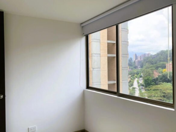 Apartamento En Arriendo En Las Lomas El Poblado Medellín| Piscina, Gym Y Zonas Verdes Cerca De El Tesoro Con 72 M2 , 2 Habitaciones, 2 Baños Y 2 Parqueaderos