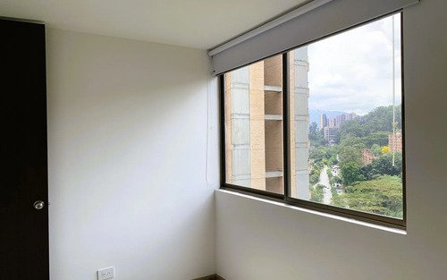 Apartamento En Arriendo En Las Lomas El Poblado Medellín| Piscina, Gym Y Zonas Verdes Cerca De El Tesoro Con 72 M², 2 Habitaciones, 2 Baños Y 2 Parqueaderos