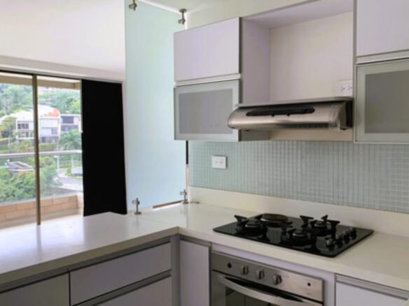 Apartamento En Arriendo En Las Lomas El Poblado Medellín| Piscina, Gym Y Zonas Verdes Cerca De El Tesoro Con 72 M2 , 2 Habitaciones, 2 Baños Y 2 Parqueaderos