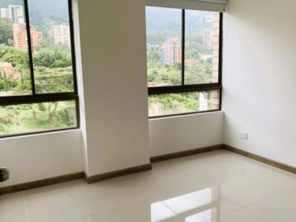 Apartamento En Arriendo En Las Lomas El Poblado Medellín| Piscina, Gym Y Zonas Verdes Cerca De El Tesoro Con 72 M2 , 2 Habitaciones, 2 Baños Y 2 Parqueaderos