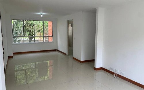 Apartamento Reformado En Venta En El Tesoro, El Poblado Medellín | 87 M2, 4 Habitaciones Y Cerca A El Centro Comercial El Tesoro