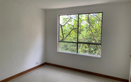 Apartamento Reformado En Venta En El Tesoro, El Poblado Medellín | 87 M2, 4 Habitaciones Y Cerca A El Centro Comercial El Tesoro