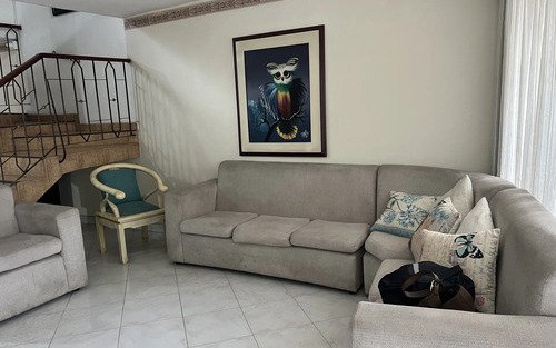 Negociable | Casa Para Actualizar, Potencial De Desarrollo, Posibilidad De Construir Hasta 5 Pisos En Belén Malibú