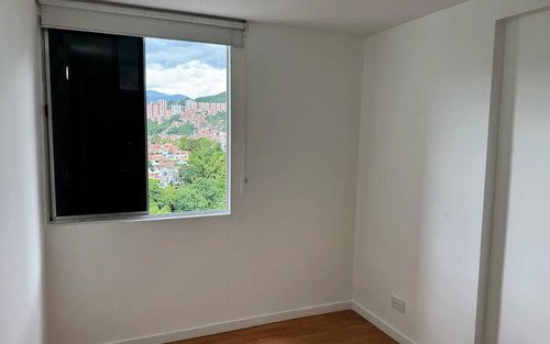 Apartamento En Venta En Loma De Los Bernal | 80 M2, Piso 15, Balcón, Parqueadero Y Unidad Club House