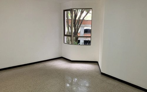 Apartamento En Venta En Patio Bonito Medellín, El Poblado | 130 M2, Balcón, 4 Habitaciones Y Cerca Al Metro
