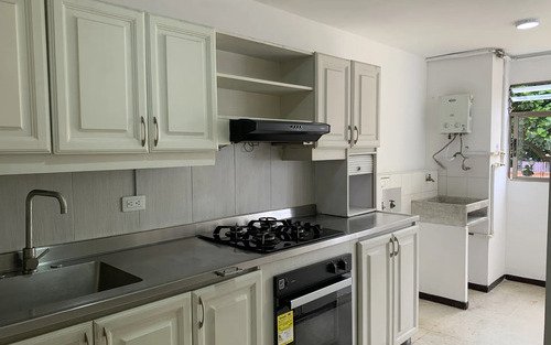 Apartamento En Venta En Patio Bonito Medellín, El Poblado | 130 M2, Balcón, 4 Habitaciones Y Cerca Al Metro