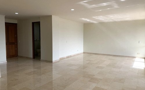 Apartamento En Arriendo En El Tesoro, El Poblado | 167 M2, 4 Habitaciones, Vista Panorámica Y Gimnasio