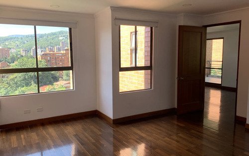 Penthouse En Arriendo En Los Balsos, El Poblado | 350 M², Doble Altura, Terrazas Y 4 Parqueaderos