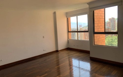 Penthouse En Arriendo En Los Balsos, El Poblado | 350 M², Doble Altura, Terrazas Y 4 Parqueaderos
