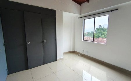 Apartamento En Arriendo Laureles La Castellana Medellín | 3habitaciones, 2 Baños Balcón Y Garaje