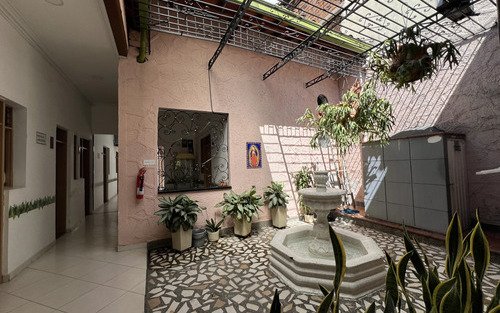 Casa Comercial En Arriendo En Laureles | 308 M2, Zona Exterior, Alto Flujo Y Excelente Visibilidad