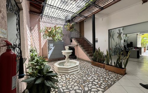 Casa Comercial En Arriendo En Laureles | 308 M2, Zona Exterior, Alto Flujo Y Excelente Visibilidad