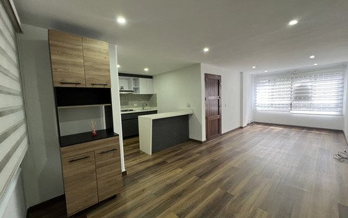 Apartamento Remodelado En Arriendo En El Poblado Medellín | Primer Piso, 60 M2, 2 Habitaciones Y Parqueadero Cubierto Cerca Al Centro Comercial El Tesoro