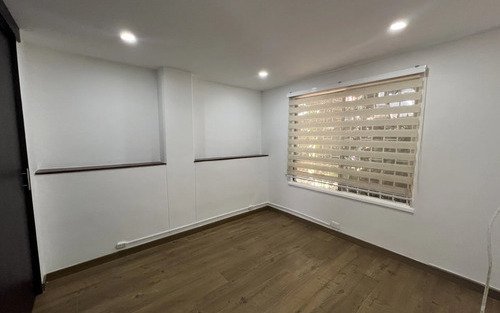 Apartamento Remodelado En Arriendo En El Poblado Medellín | Primer Piso, 60 M2, 2 Habitaciones Y Parqueadero Cubierto Cerca Al Centro Comercial El Tesoro
