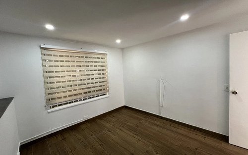 Apartamento Remodelado En Arriendo En El Poblado Medellín | Primer Piso, 60 M2, 2 Habitaciones Y Parqueadero Cubierto Cerca Al Centro Comercial El Tesoro