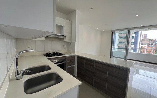 Apartamento En Venta En Castropol El Poblado Medellín | 90 M2, Balcón, 2 Alcobas, 3 Baños Y 2 Garajes Unidad Completa Con Piscina Y Excelente Conectividad Gracias A Su Cercanía Rutas De Transporte