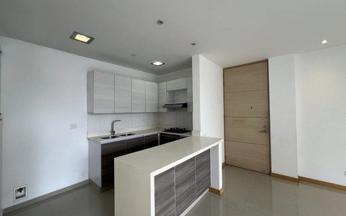 Apartamento En Venta En Castropol El Poblado Medellín | 90 M2, Balcón, 2 Alcobas, 3 Baños Y 2 Garajes Unidad Completa Con Piscina Y Excelente Conectividad Gracias A Su Cercanía Rutas De Transporte