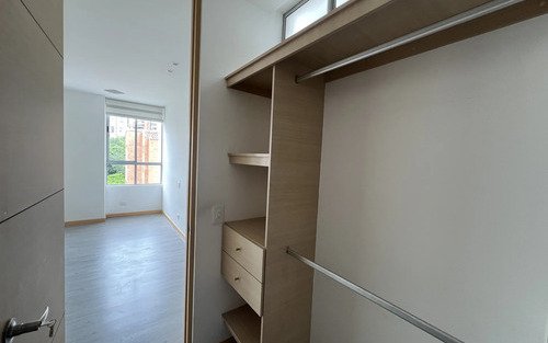 Apartamento En Venta En Castropol El Poblado Medellín | 90 M2, Balcón, 2 Alcobas, 3 Baños Y 2 Garajes Unidad Completa Con Piscina Y Excelente Conectividad Gracias A Su Cercanía Rutas De Transporte