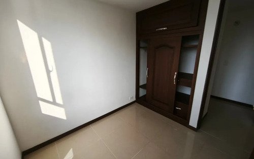 Apartamento En Venta En Cabañas Bello | 71 M2, Piso 17, 3 Habitaciones Y Cerca Al Metro