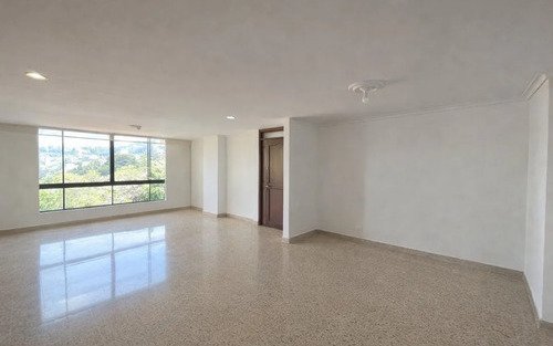 Apartamento En Arriendo En El Poblado Las Lomas | 136 M², Con Lavaplatos, Balcón, 4 Alcobas Y 2 Parqueaderos