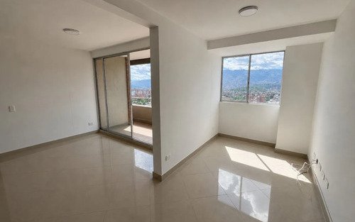 Apartamento En Venta En Medellín Belén Los Alpes | 79 M2, Piso Alto 22 , 3 Habitaciones, Parqueadero Y Cuarto Útil. A Pocos Pasos De La Estación Metroplús