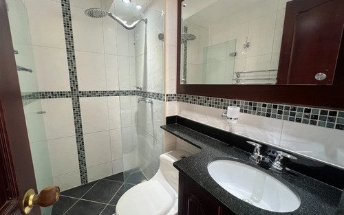 Apartamento En Venta En Medellín Belén Los Alpes | 79 M2, Piso Alto 22 , 3 Habitaciones, Parqueadero Y Cuarto Útil. A Pocos Pasos De La Estación Metroplús