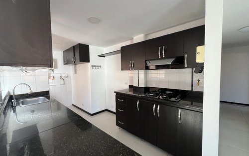 Apartamento En Arriendo En Laureles Medellín | 110 M2, Piso 7 Con Ascensor , 3 Habitaciones Y Parqueadero, En Todo El Segundo Parque De Laureles