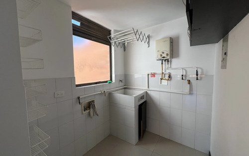 Apartamento En Arriendo En Laureles Medellín | 110 M2, Piso 7 Con Ascensor , 3 Habitaciones Y Parqueadero, En Todo El Segundo Parque De Laureles