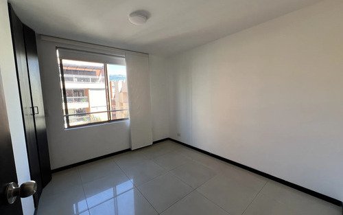 Apartamento En Arriendo En Laureles Medellín | 110 M2, Piso 7 Con Ascensor , 3 Habitaciones Y Parqueadero, En Todo El Segundo Parque De Laureles