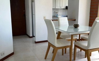 Apartamento Remodelado Amoblado En Arriendo En Villa Carlota, El Poblado Medellín | 53 M2, 2 Habitaciones Y Parqueadero Cubierto