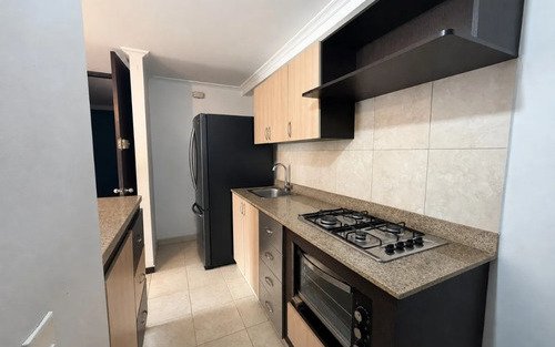 Apartamento En Venta En El Poblado Medellín Sector Ciudad Del Río | 61 M2, Piso 11, 3 Alcobas, Balcón Y Parqueadero, Unidad Con Zonas Sociales Completas