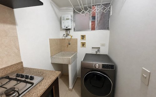 Apartamento En Venta En El Poblado Medellín Sector Ciudad Del Río | 61 M2, Piso 11, 3 Alcobas, Balcón Y Parqueadero, Unidad Con Zonas Sociales Completas