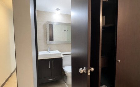 Apartamento En Venta En El Poblado Medellín Sector Ciudad Del Río | 61 M2, Piso 11, 3 Alcobas, Balcón Y Parqueadero, Unidad Con Zonas Sociales Completas